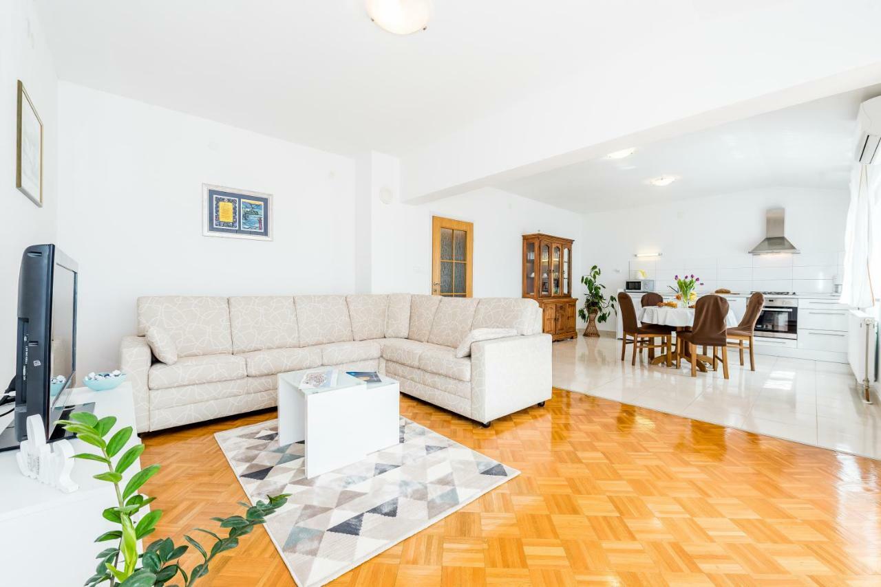 Apartment Anamarija With Sea View Sibenik Exterior photo
