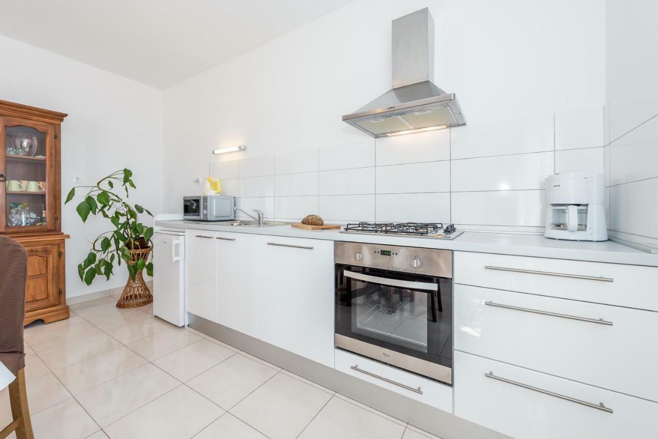 Apartment Anamarija With Sea View Sibenik Exterior photo