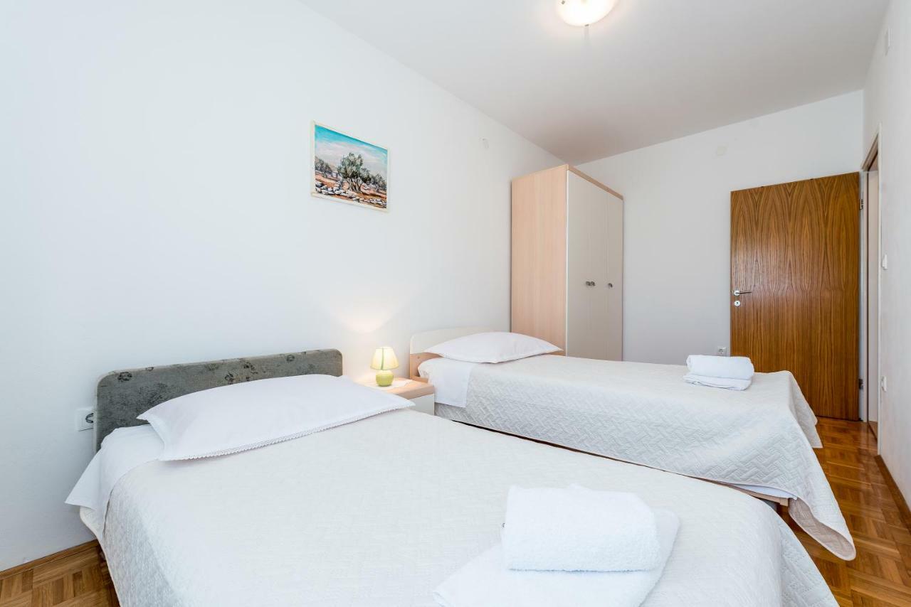 Apartment Anamarija With Sea View Sibenik Exterior photo